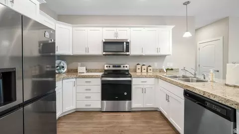Kitchen - 1810 W 300 S #D, Mapleton, UT 84664 photo 3 of 3