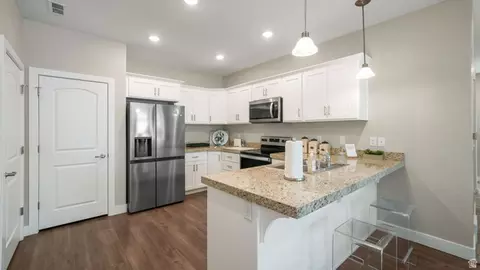 Kitchen - 1810 W 300 S #D, Mapleton, UT 84664 photo 2 of 3