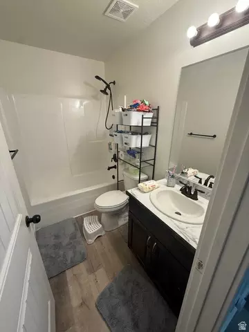 Bath - 2102 E 1820 S, Naples, UT 84078 photo 4 of 6