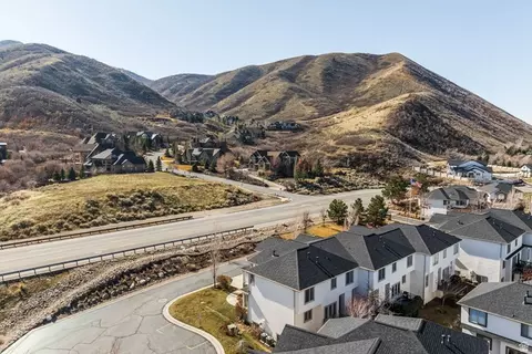 View/Area - 941 E Beartooth Cir S, Draper, UT 84020 photo 7 of 9