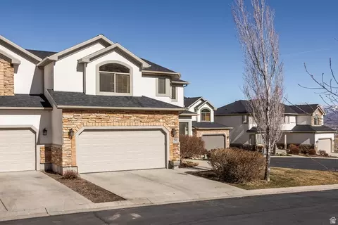 Exterior - 941 E Beartooth Cir S, Draper, UT 84020 photo 5 of 8