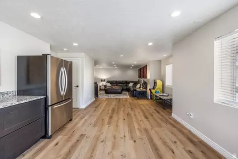 Entry Way - 941 E Beartooth Cir S, Draper, UT 84020 photo 5 of 6