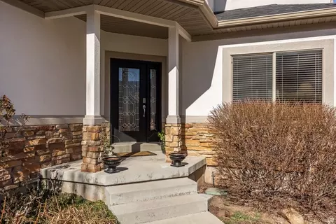 Entry Way - 941 E Beartooth Cir S, Draper, UT 84020 photo 6 of 6