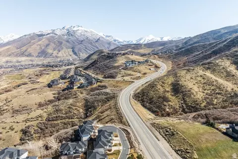 View/Area - 941 E Beartooth Cir S, Draper, UT 84020 photo 2 of 9