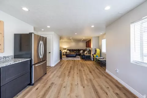 Entry Way - 941 E Beartooth Cir S, Draper, UT 84020 photo 4 of 6