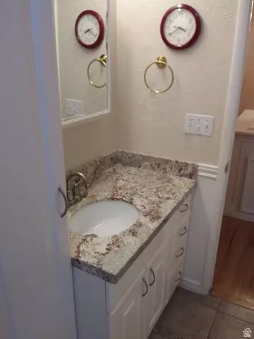 Bath - 765 E Three Fountains Cir #28, Murray, UT 84107 photo 2 of 3