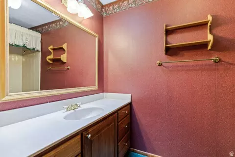Bath - 1535 E 1385 N, Logan, UT 84341 photo 4 of 5