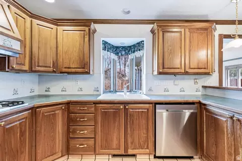Kitchen - 1535 E 1385 N, Logan, UT 84341 photo 4 of 7