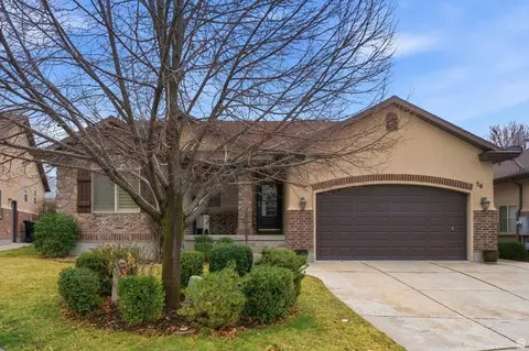 56 Whitaker Cir, Kaysville, UT 84037