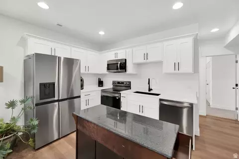 Kitchen - 213 W Sicula Rd, Vineyard, UT 84059 photo 4 of 4
