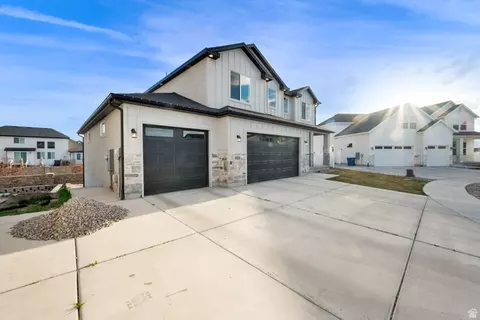 Exterior - 213 W Sicula Rd, Vineyard, UT 84059 photo 2 of 6