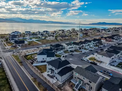View/Area - 213 W Sicula Rd, Vineyard, UT 84059 photo 4 of 8