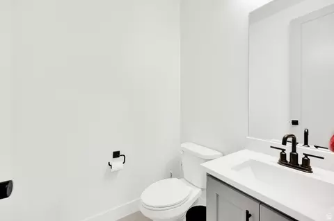 Bath - 213 W Sicula Rd, Vineyard, UT 84059 photo 1 of 5