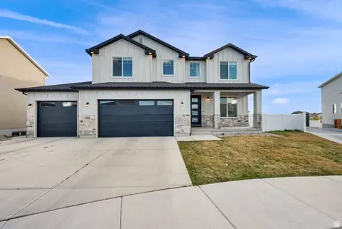 Exterior - 213 W Sicula Rd, Vineyard, UT 84059 photo 3 of 6