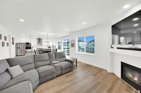 Living - 213 W Sicula Rd, Vineyard, UT 84059 photo 2 of 3