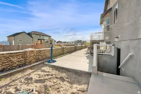 Exterior - 213 W Sicula Rd, Vineyard, UT 84059 photo 5 of 6
