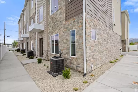 Exterior - 7222 S Ramanee Dr E, Midvale, UT 84047 photo 2 of 5