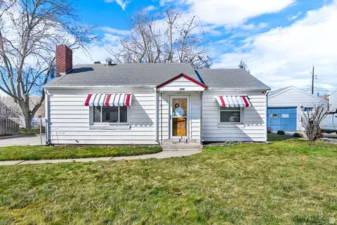 789 N Hill Villa Drive Dr W, Layton, UT 84041