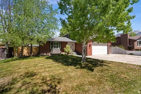 2163 E Borg Dr, Sandy, UT 84092
