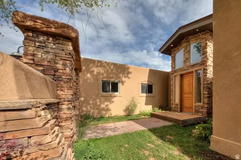 Exterior - 3885 S Maynard Ln #1, Moab, UT 84532 photo 11 of 12