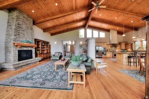 Living - 3885 S Maynard Ln #1, Moab, UT 84532 photo 2 of 6