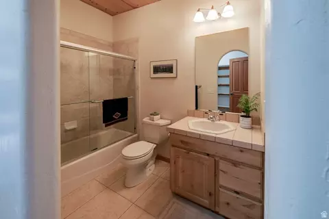 Bath - 3885 S Maynard Ln #1, Moab, UT 84532 photo 3 of 4