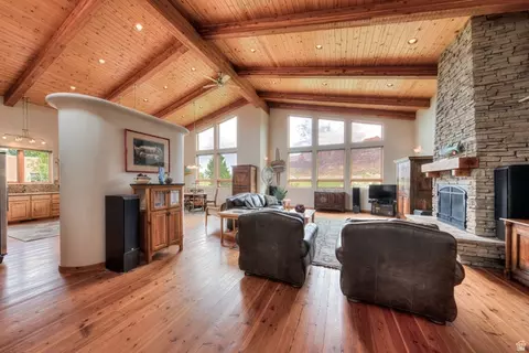 Living - 3885 S Maynard Ln #1, Moab, UT 84532 photo 3 of 6