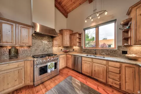 Kitchen - 3885 S Maynard Ln #1, Moab, UT 84532 photo 3 of 5