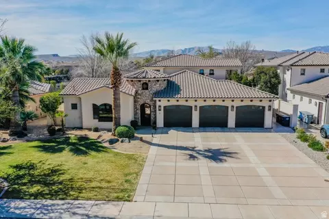 470 Country Ln #11, Santa Clara, UT 84765