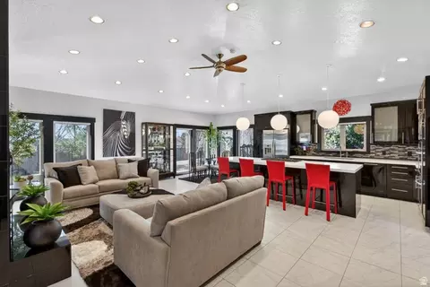 Living - 145 W Carnesecca Ct, Mapleton, UT 84664 photo 9 of 12