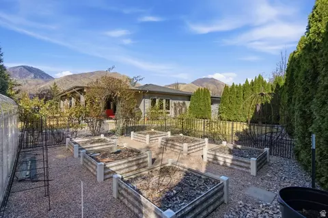Exterior - 145 W Carnesecca Ct, Mapleton, UT 84664 photo 12 of 19
