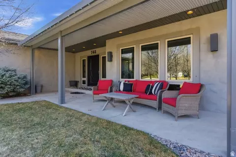 Exterior - 145 W Carnesecca Ct, Mapleton, UT 84664 photo 2 of 19