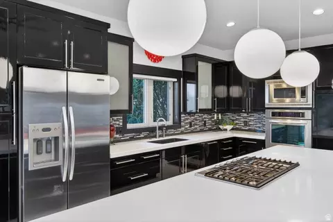 Kitchen - 145 W Carnesecca Ct, Mapleton, UT 84664 photo 4 of 12