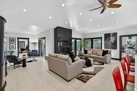Living - 145 W Carnesecca Ct, Mapleton, UT 84664 photo 11 of 12