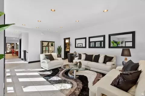Living - 145 W Carnesecca Ct, Mapleton, UT 84664 photo 4 of 12