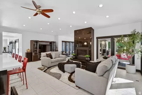 Living - 145 W Carnesecca Ct, Mapleton, UT 84664 photo 7 of 12