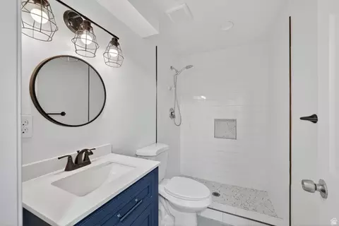Bath - 1334 E Harrier St, Eagle Mountain, UT 84005 photo 4 of 4