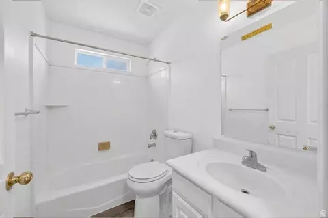 Bath - 1334 E Harrier St, Eagle Mountain, UT 84005 photo 3 of 4