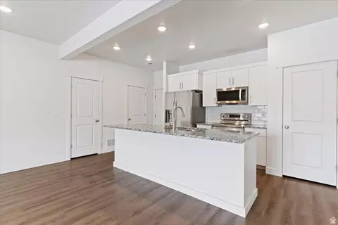 Kitchen - 433 S 1580 E, Hyrum, UT 84319 photo 2 of 2