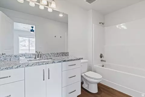 Bath - 433 S 1580 E, Hyrum, UT 84319 photo 2 of 3