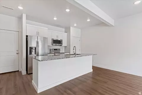Kitchen - 433 S 1580 E, Hyrum, UT 84319 photo 1 of 2