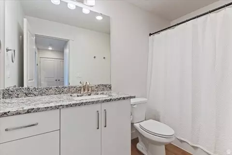 Bath - 433 S 1580 E, Hyrum, UT 84319 photo 3 of 3