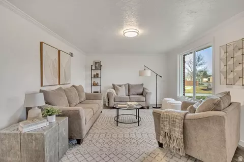 2260 E Haun Ave, Holladay, UT 84121