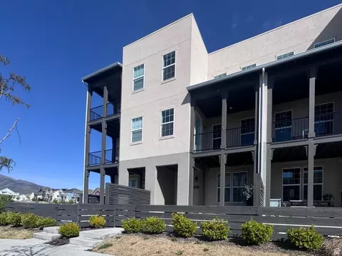 7603 S Bear Gulch Rd #166, West Jordan, UT 84081