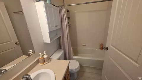Bath - 1682 E Ridgefield Rd, Spanish Fork, UT 84660 photo 4 of 6
