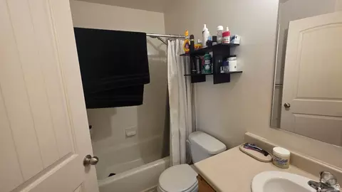 Bath - 1682 E Ridgefield Rd, Spanish Fork, UT 84660 photo 6 of 6