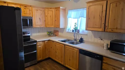Kitchen - 1682 E Ridgefield Rd, Spanish Fork, UT 84660 photo 1 of 3