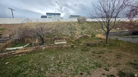 Exterior - 1682 E Ridgefield Rd, Spanish Fork, UT 84660 photo 3 of 7