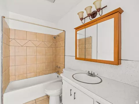 Bath - 460 E 200 S, Provo, UT 84606 photo 1 of 2