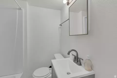 Bath - 2946 Ogden Ave, Ogden, UT 84403 photo 6 of 6